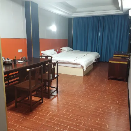 Longchuan Xinxiangfeng Hotel