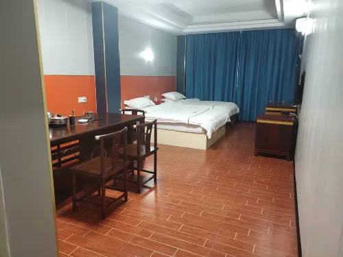 Longchuan Xinxiangfeng Hotel