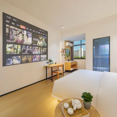 Yinmo Light Luxury Hotel (Minhou University Town)