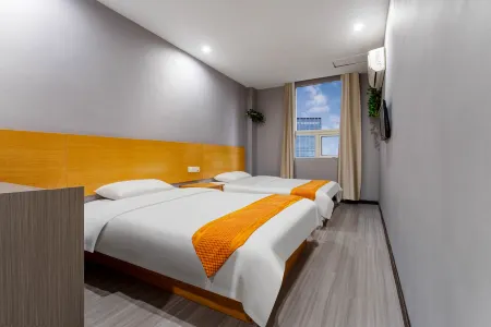 7+1 City Hotel (Wuhan Huazhong University of Science and Technology Optics Valley Plaza) Отели рядом с достопримечательностью «Wuhan University of Engineering, College of Posts, Telecommunications and Information Engineering (Academy of Posts and Sciences Branch)»