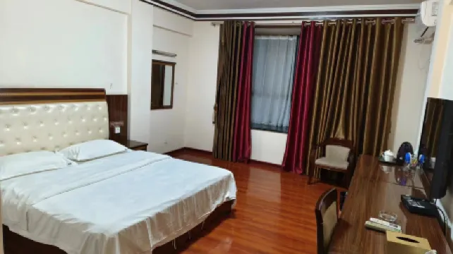 Fusui Gangyuan Business Hotel