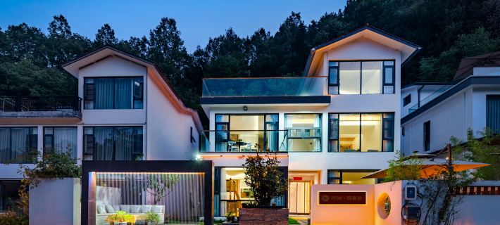 Floral Hotel· Fengxutai Hot Spring Hotel(Laojunshan Yunjing Cableway Branch) โรงแรมในหลวนฉวน