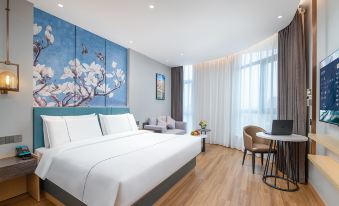 Baiyulan Business Hotel (Zhengyang Avenue Business District Branch, Zhengyang County)