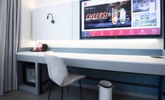 Ibis Hotel (Tianjin North Station Beining Park RailwayStation  Branch)