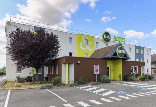 B&B โรงแรมดีจองเลสพอร์ตดูซุด (อัคติ-ซุด) - ที่มีที่จอดรถ