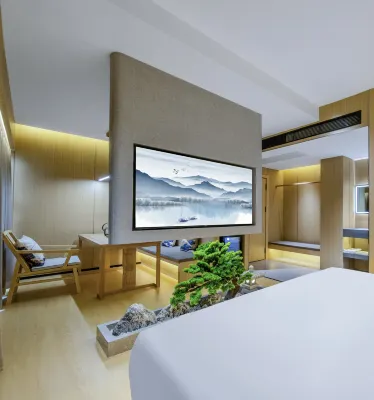 Kunming Guanyun Hotel (Dounan Flower Market)