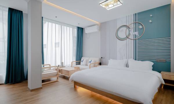 Lijia Courtyard Homestay