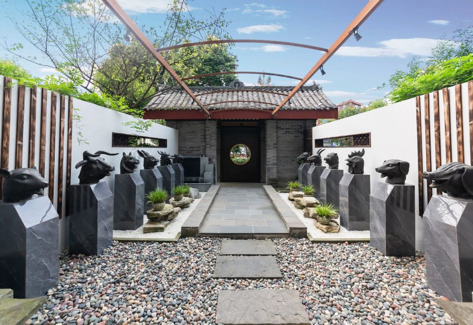 Xiuhu Hotel Emeishan Over view