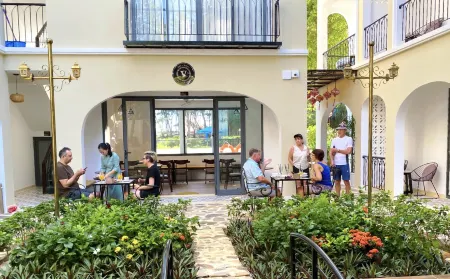 KA Villa Hoi An Отели рядом с достопримечательностью «Tra Que Vegetable Village»