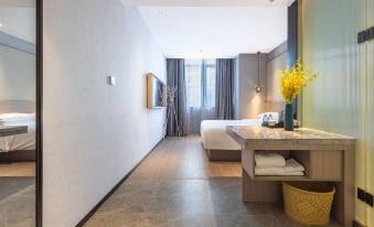 Yayuan Qianhai Hotel (Shenzhen Mawan Subway Station Branch)