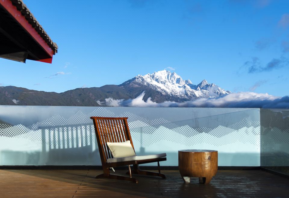 Moonlight Treasure Box Hotel(拾光·影墅丽江古城黑龙潭公园日照金山观景店), Lijiang (Prices