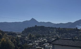 Lijiang Hourglass and Jun View Homestay