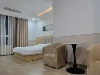 Lixin Huatian Theme Hotel
