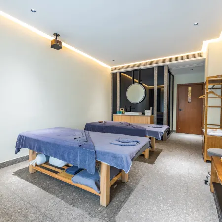 Huanxi Hotel (Yueyanglou Pedestrian Street)