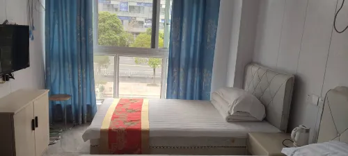 Herun Hotel (Zhenjiang High-speed Railway South Station)