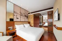 Rezen Murray Hotel (Shanghai Nanjing Road Pedestrian Street) Hotels near Yixiulou