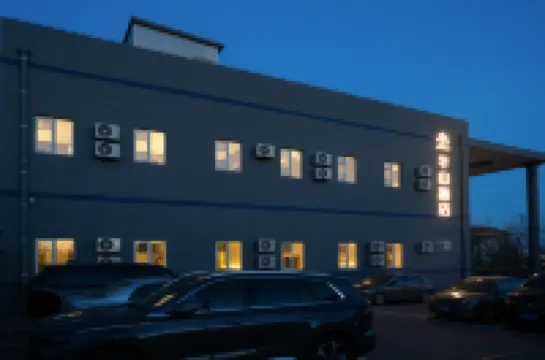 Banshan Hotel (Huairou Yanqi Lake Station Branch) Hotels in Yanqi Lake/Hongluo Temple area