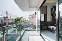 Pattaya detached four-bedroom five-bed room pool villa