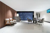 No. 8 Hotel Chain (Shenzhen Huaqiangbei)