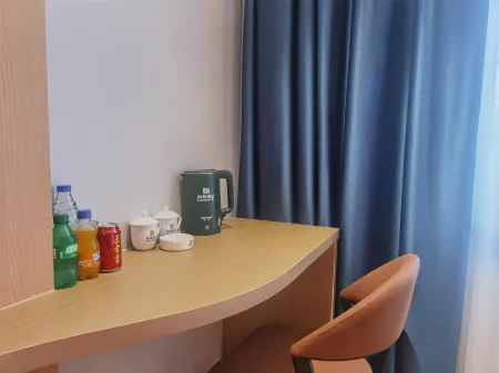 Poman Hotel Отели рядом с достопримечательностью «Yichun University»