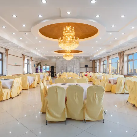Qingdao Sifang Hotel Xilou (Taidong Pedestrian Street Haibohe Park Subway Station)