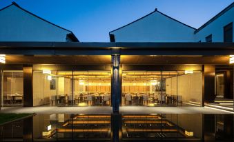 Atour Hotel Suzhou Bao'en Temple Taohuawu Street