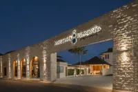 Montigo Resorts Seminyak Hotel dekat CV Timang Agung