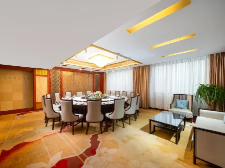 Zhongzhou Yufeng International Hotel Отели рядом с достопримечательностью «Wangxiangyan»