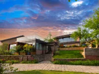 Yueyang KING RESORT (Dongting Lake China Panda Garden) Hotels in Yueyang