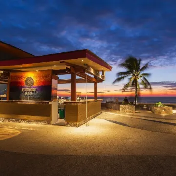Koh Chang Grandview Resort Отели рядом с достопримечательностью «Pearl Beach»
