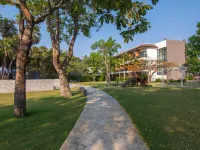 Fisherman's Resort Haad Chao Samran Hotels near Chaosamran Beach