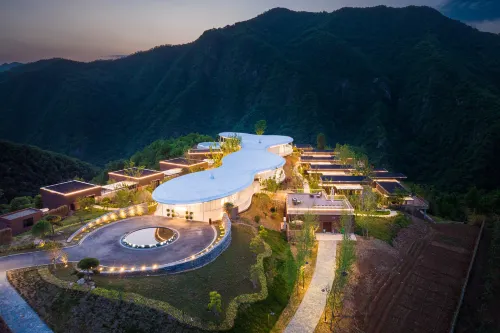 Landscape Hidden Cottage,360°Mountain and Sea View,Cliff Swimming Pool, Forest View Manor - bar