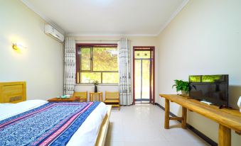 Dunhuang Hu Yang Inn