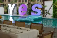 THE  YES  Hotel - Rooftop Pools