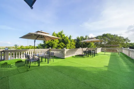 Sea rhyme Mountain House Hotel (Zhuhai Jinwan Airport Branch) Отели рядом с достопримечательностью «Zhuhai College of Science and Technology»