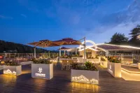 Lushan Tianhai Baitang Hotel(Guling Street Cableway Station Store) - Træningscentre
