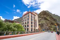 Huiding Hotel Hotels near Danba Ancient Tower