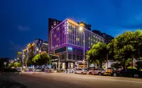 Xana Hotel (Jinbo Store, Jiahewanggang Metro Station, Guangzhou) Hotels near Renrenjia Shopping Plaza