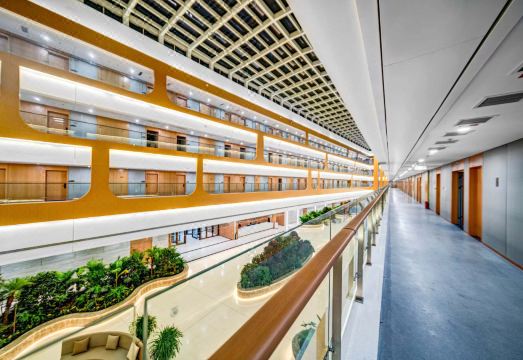 브라이트 퓨처 인터내셔널 호텔의 넓은 로비