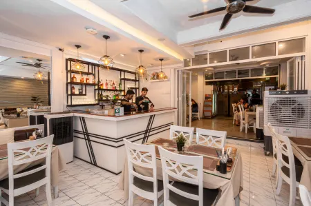 Patong Social Hotel