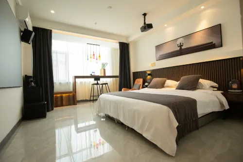 Oscar Theatre Hotel Hotels in Shilou