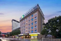 Yizhang Hexin Boutique Hotel (Baitong Bus Station) Hotels near Yizhang Baitong Station