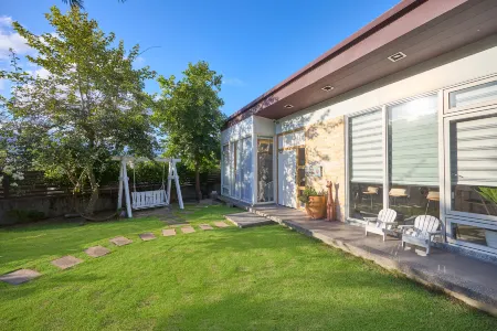 OwlStay Green Villa Отели рядом с достопримечательностью «General Hall»