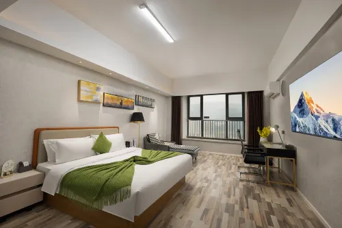 7Hao Zhenpin Hotel (Jinan Luneng Guihe Lingxiucheng Jin Street) - Condos