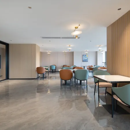 Starway Hotel (Yibin Yangtze River Park)