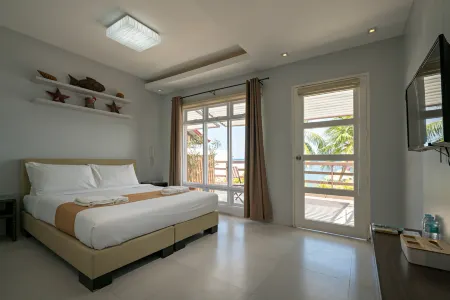 Anilao Awari Bay Resort