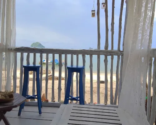 Bluewave Sea Out Seaview Homestay โรงแรมใกล้น้ำตกเตอมะรุน