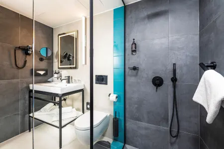 Three Corners Downtown Hotel