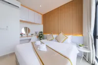 Charis Seaview Suites at The Shore Kota Kinabalu  호텔