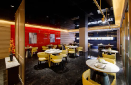 H CRYSTAL 4/2000  Hotel